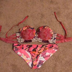 Maaji L top M bottoms